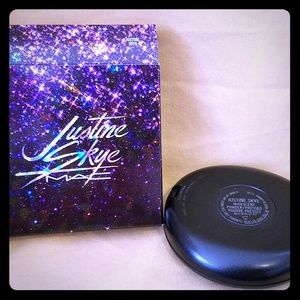 NEW MAC Justine Skye Iridescent Highlighter